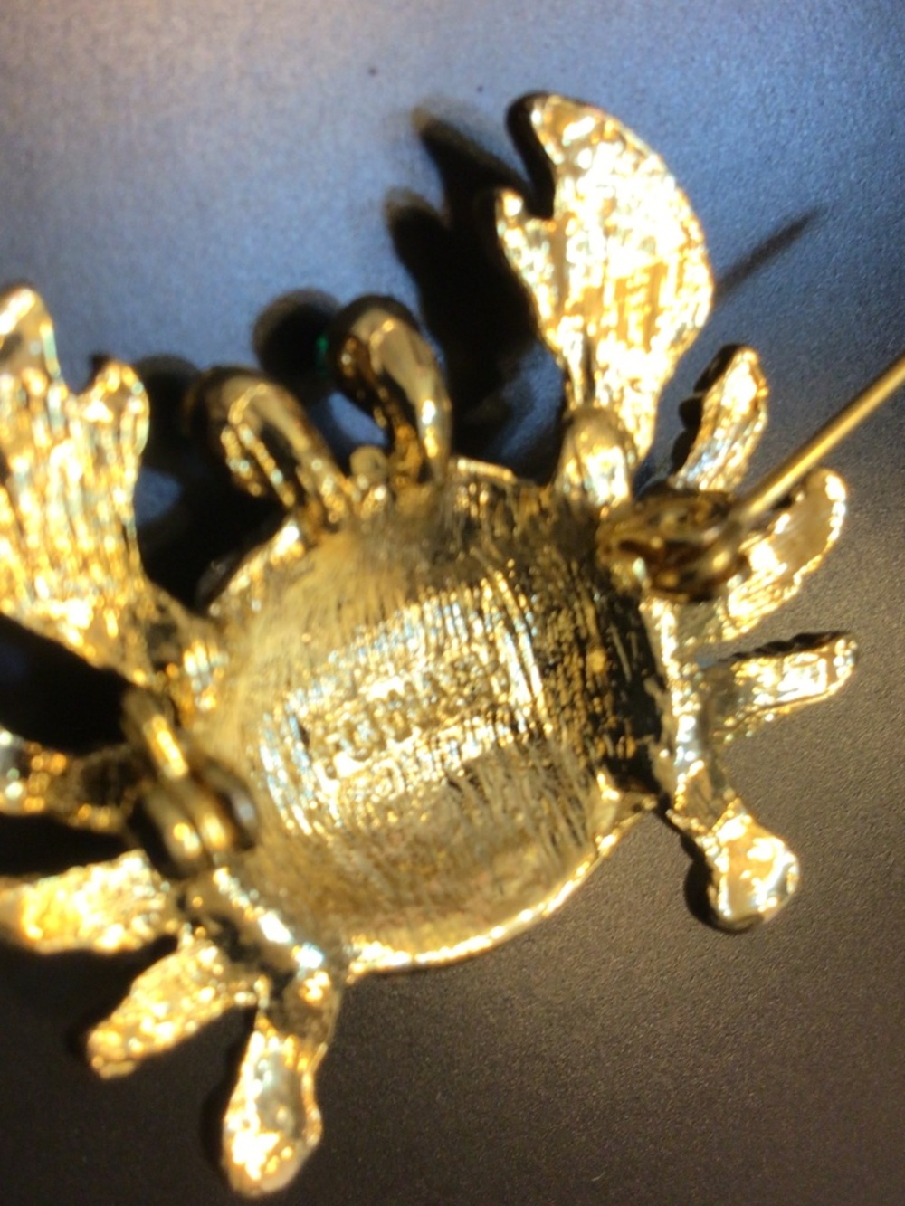 FORNASH Signed Novelty Gold-tone Crab Crystal Brooch Beach Theme - Picture 12 of 15